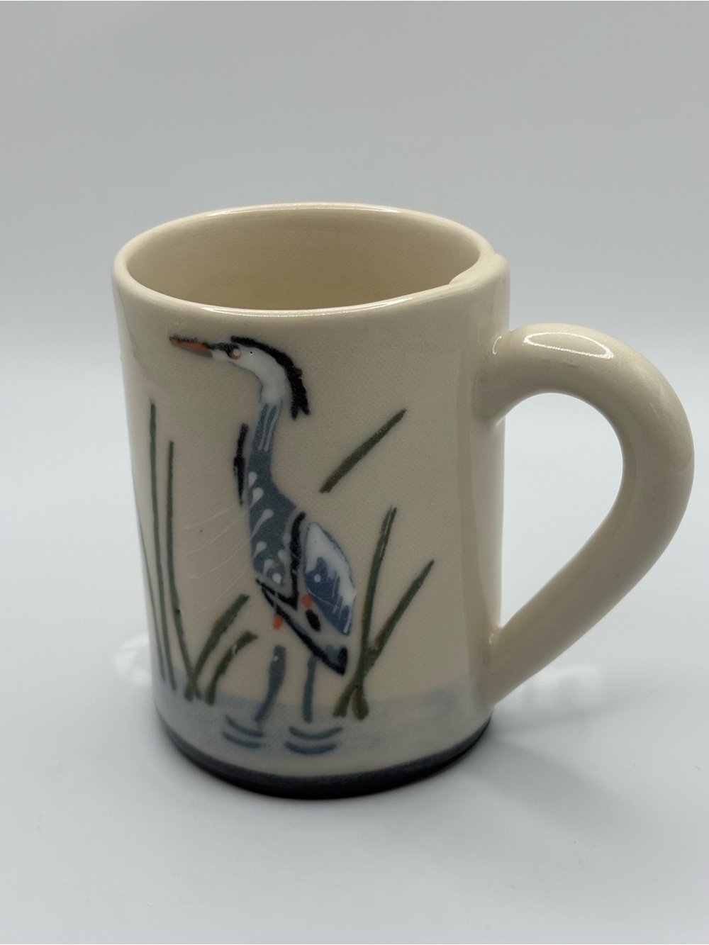 Susan Robertson Signed Studio Pottery Ceramic Heron graphic handpainted Mug 10oz